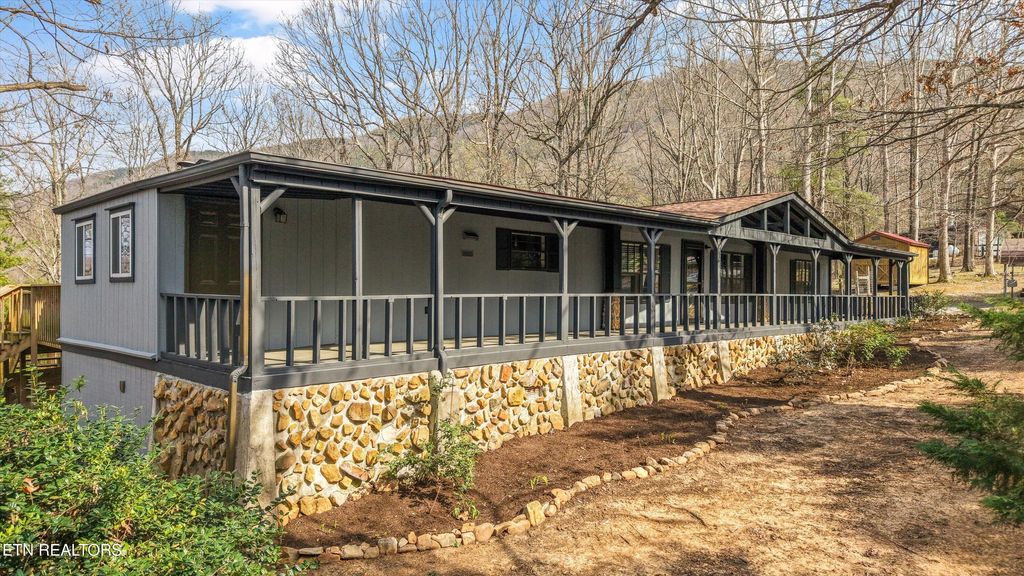 Photo of 3670 Chilhowee Tr, Maryville, TN 37803 (MLS # 1334429)