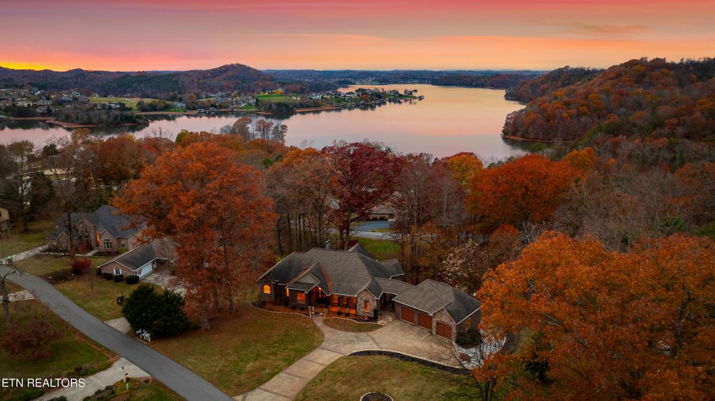 Photo of 362 Parkwood Circle, Greenback, TN 37742 (MLS # 1280050)