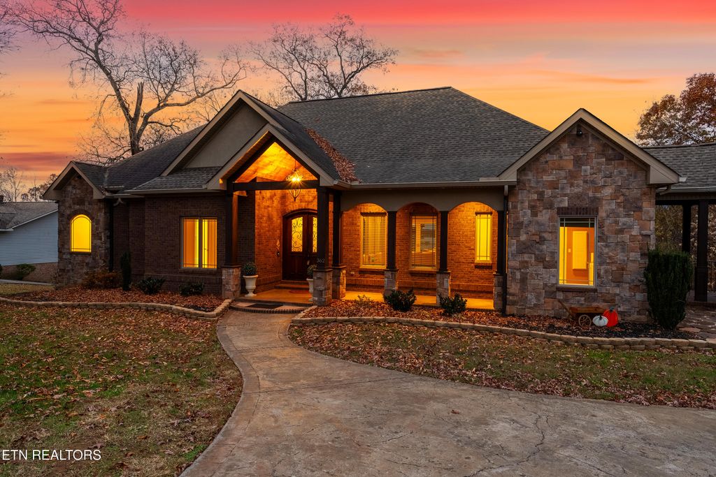 Photo of 362 Parkwood Circle, Greenback, TN 37742 (MLS # 1280050)