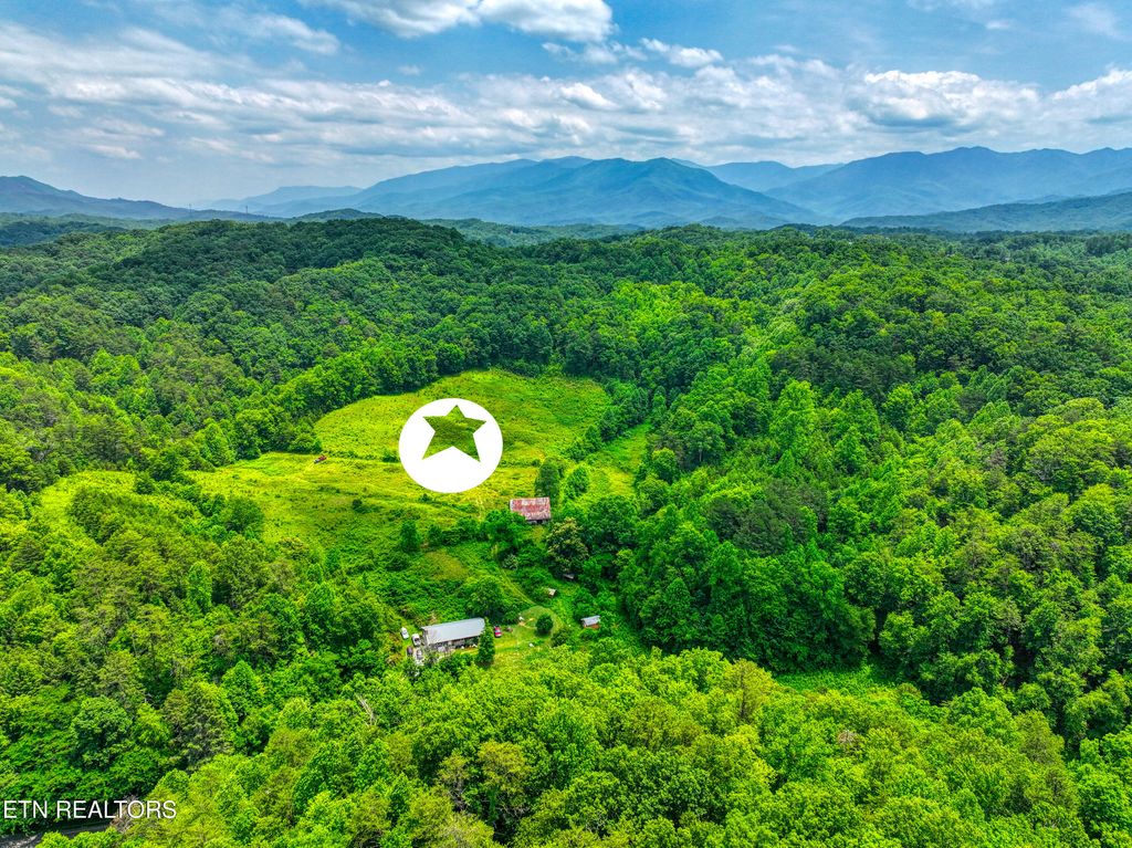 Photo of 14255 Lower Powdermill Rd, Sevierville, TN 37876 (MLS # 1329913)