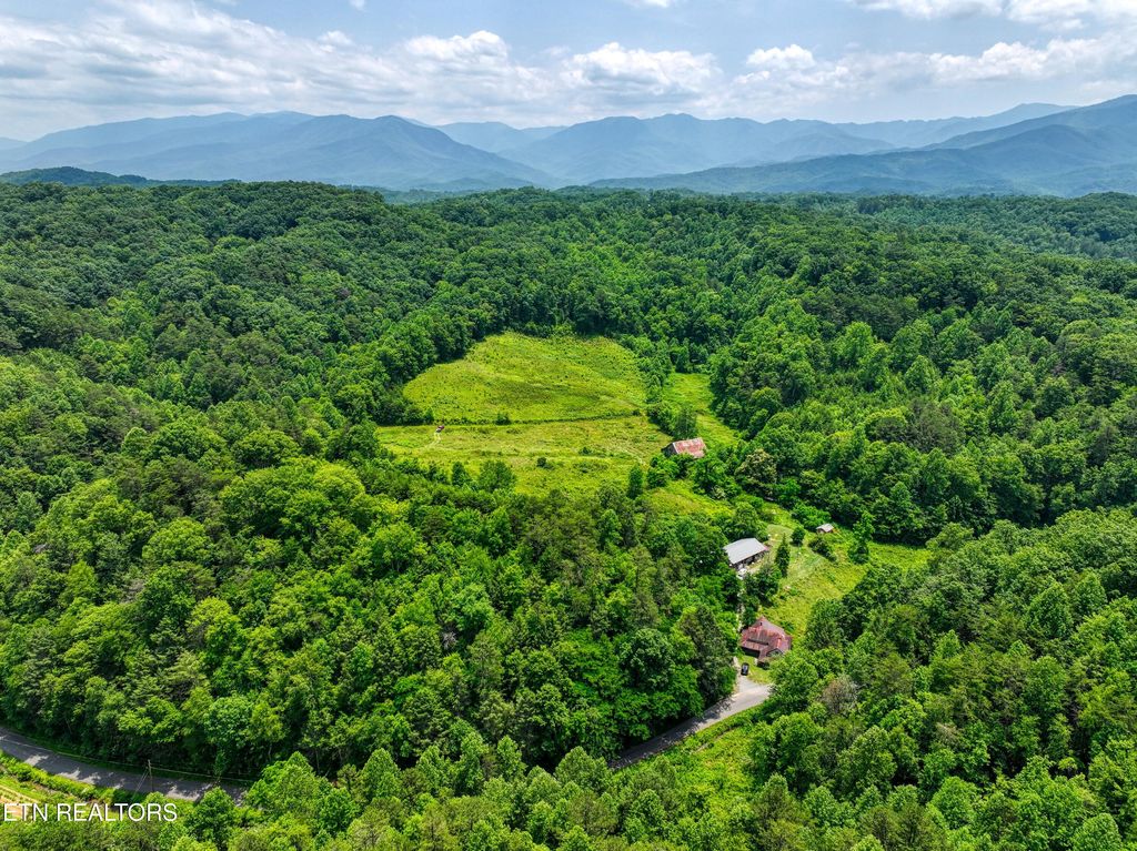 Photo of 14255 Lower Powdermill Rd, Sevierville, TN 37876 (MLS # 1329913)