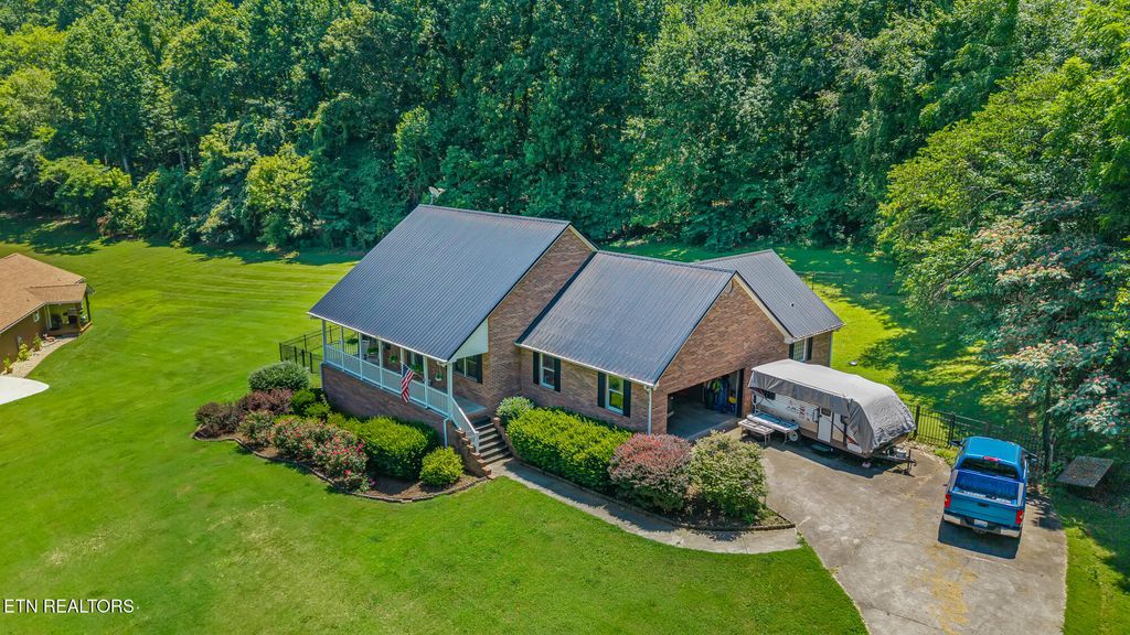 Photo of 135 H &amp; H Rd, Tellico Plains, TN 37385 (MLS # 1308437)