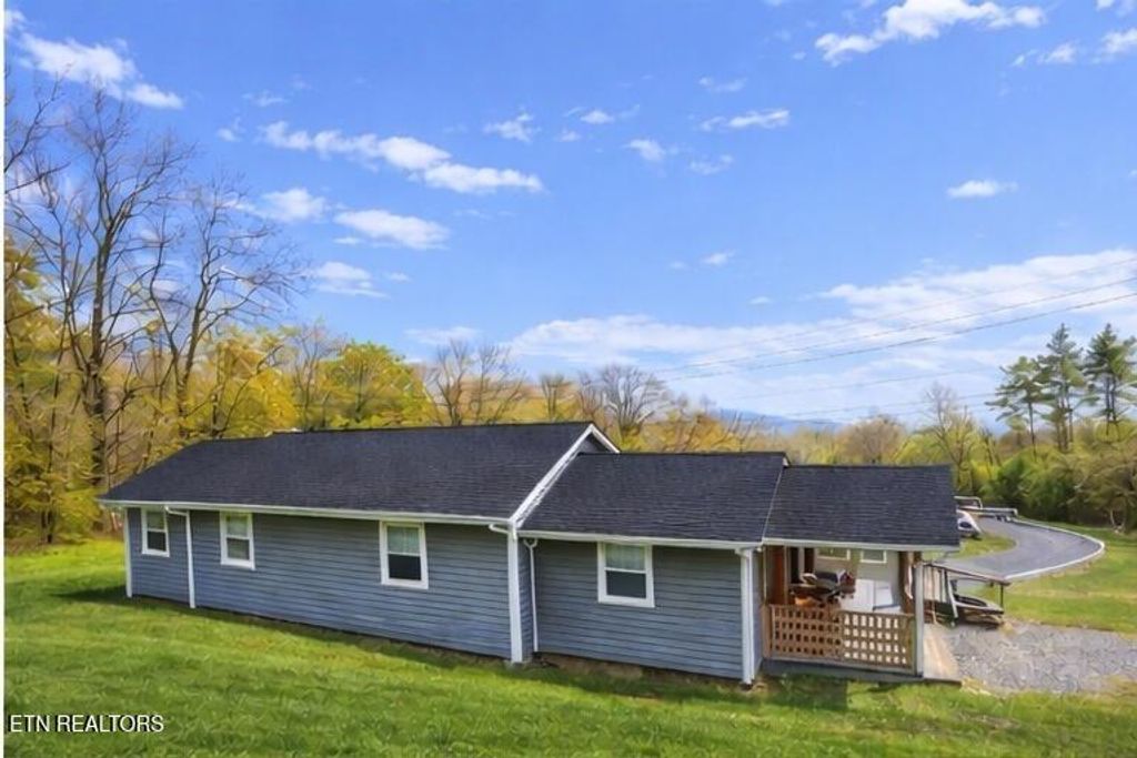Photo of 3002 Highway 61 E, Luttrell, TN 37779 (MLS # 1328233)