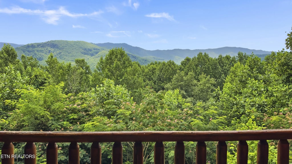 Photo of 4750 Townsend Drive, Gatlinburg, TN 37738 (MLS # 1344252)
