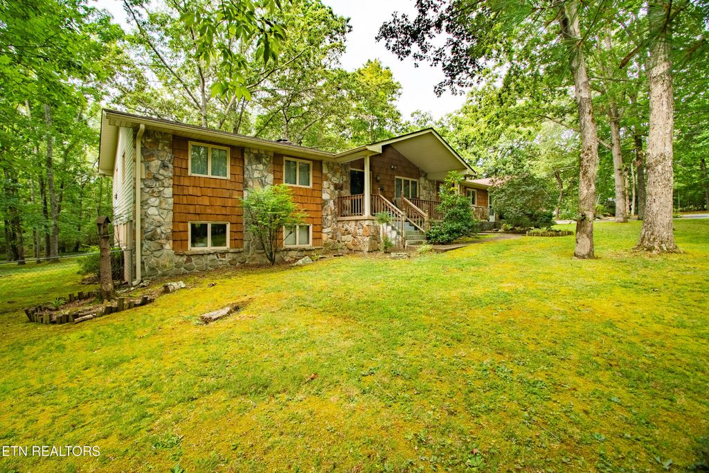 Photo of 61 Woodsway, Crossville, TN 38555 (MLS # 1317693)