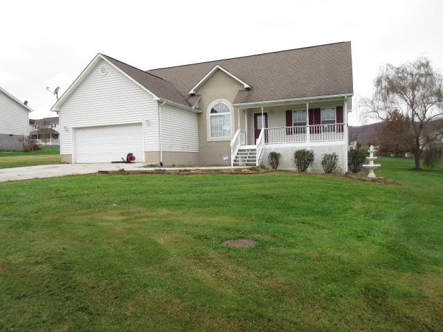 Photo 1 of 12 — 162 Sycamore Drive, Jacksboro, TN 37757