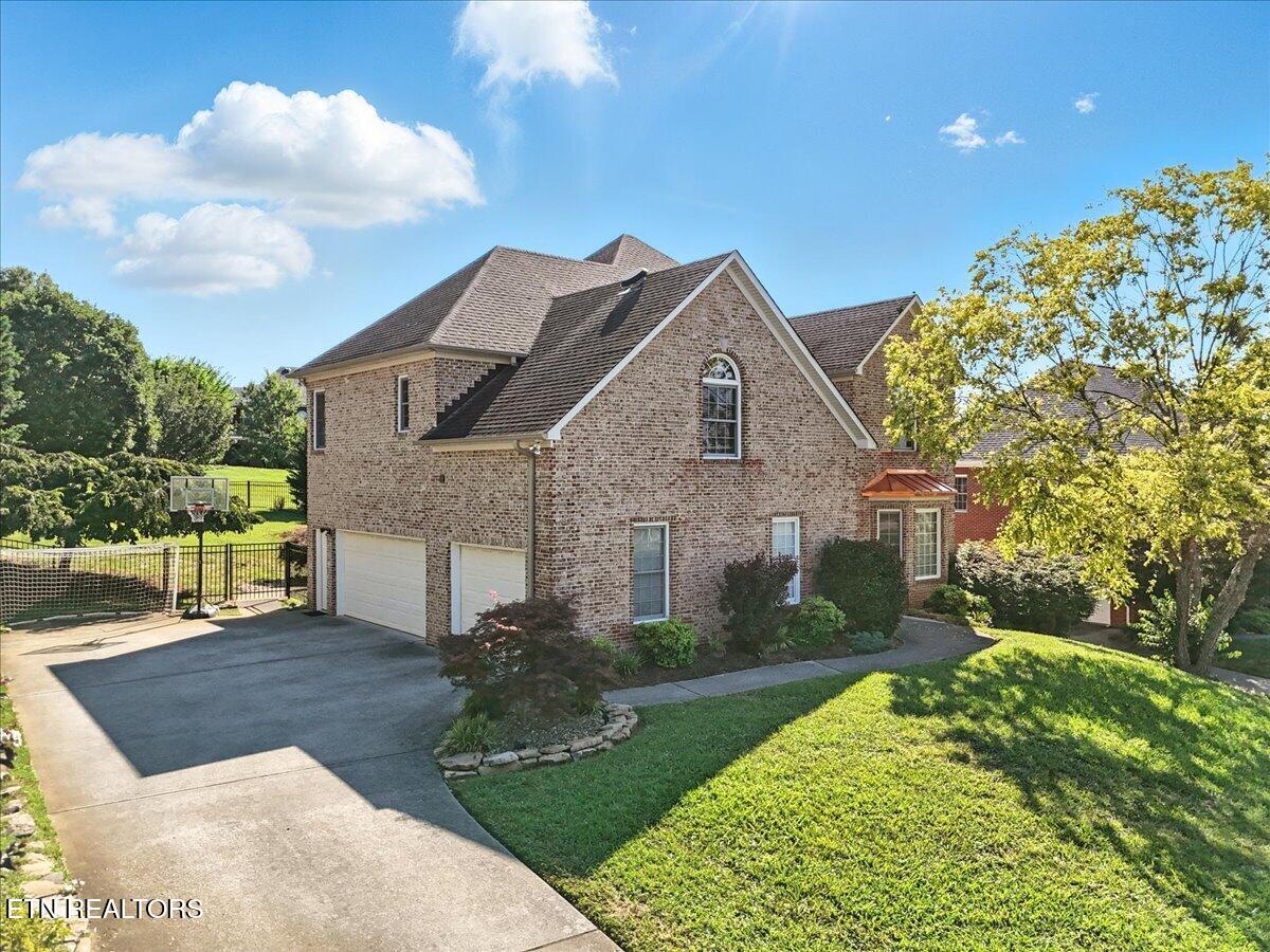 1712 Burnside Drive