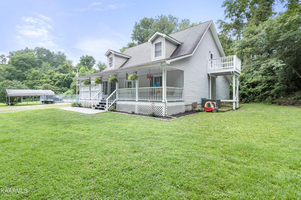 Photo of 121 Clarence Basler Road Rd, Wartburg, TN 37887 (MLS # 1236415)