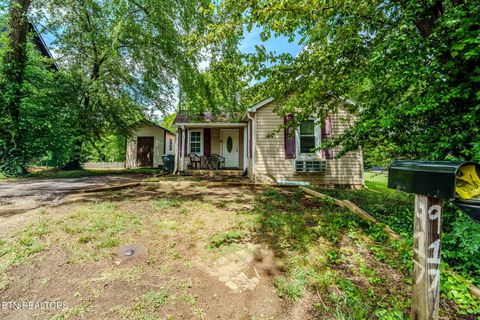 Photo of 917 E Drive E, Knoxville, TN 37920 (MLS # 1338919)