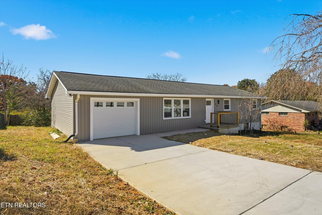 Photo of 106 Nancy Drive, Clinton, TN 37716 (MLS # 1304492)