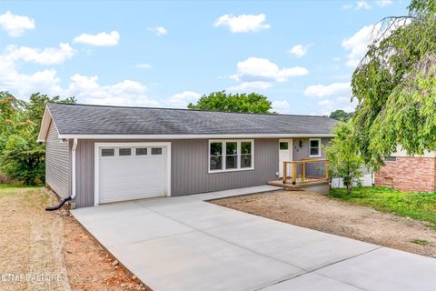 106 Nancy Drive Clinton TN 37716