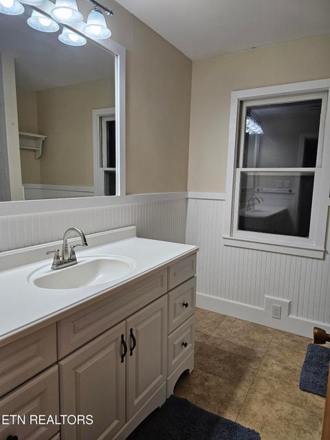 Tiny photo for 899 W Outer Drive, Oak Ridge, TN 37830 (MLS # 1319142)