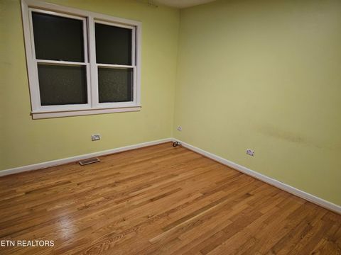Tiny photo for 899 W Outer Drive, Oak Ridge, TN 37830 (MLS # 1319142)