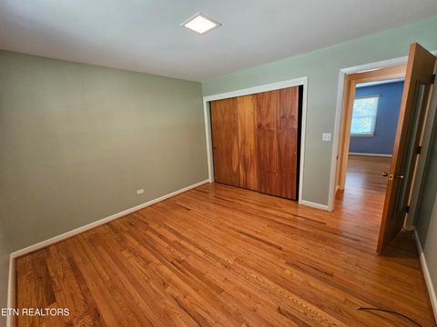 Tiny photo for 899 W Outer Drive, Oak Ridge, TN 37830 (MLS # 1319142)