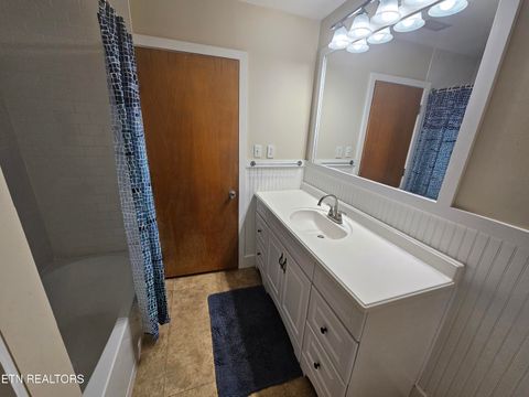 Tiny photo for 899 W Outer Drive, Oak Ridge, TN 37830 (MLS # 1319142)
