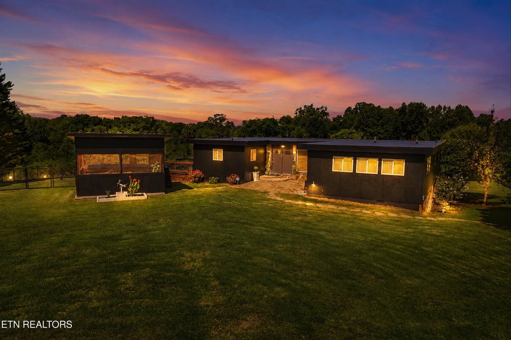 Photo of 683 Clearview Drive, Maryville, TN 37801 (MLS # 1353122)