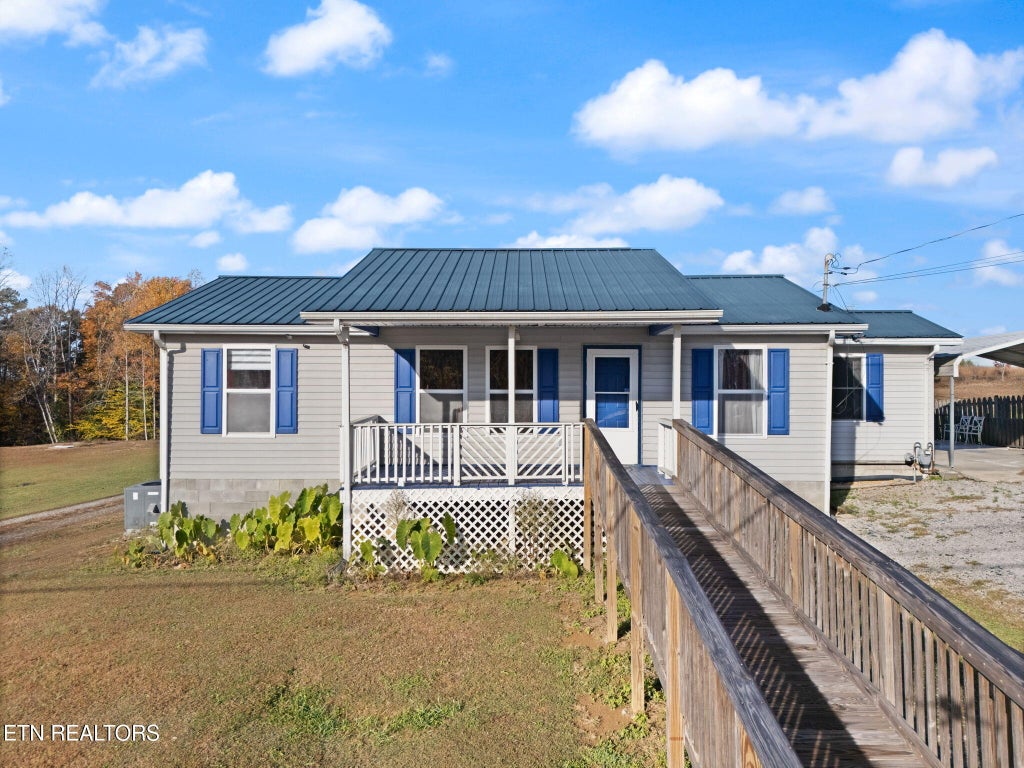 Photo of 1706 Leatherwood Rd, Oneida, TN 37841 (MLS # 1321021)