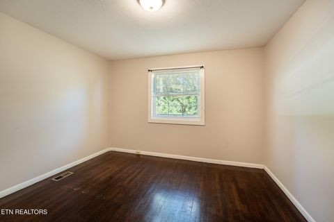 Tiny photo for 122 Kentucky Ave, Oak Ridge, TN 37830 (MLS # 1319419)