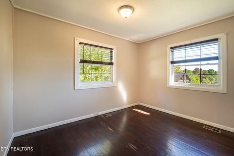 Tiny photo for 122 Kentucky Ave, Oak Ridge, TN 37830 (MLS # 1319419)