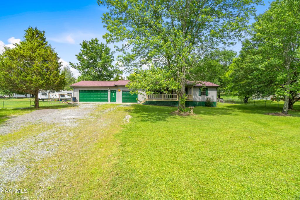 Photo of 151 Pond Rd, Oliver Springs, TN 37840 (MLS # 1227503)