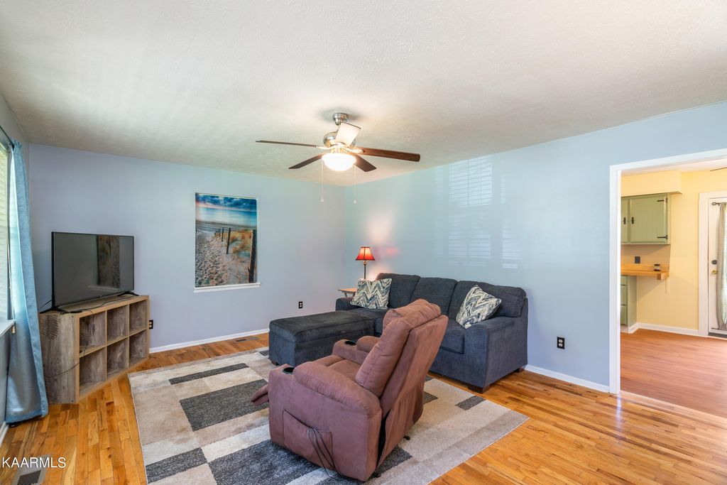 Photo of 151 Pond Rd, Oliver Springs, TN 37840 (MLS # 1227503)