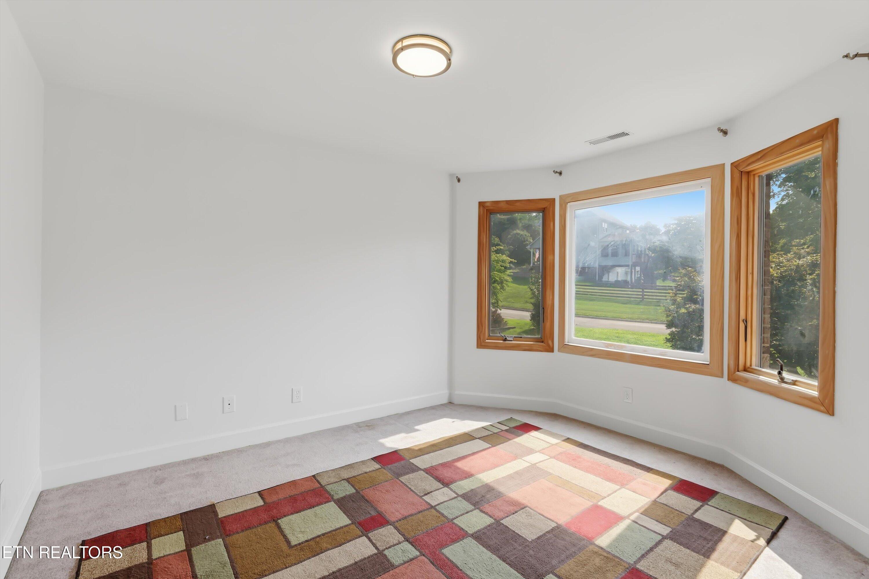 118 W Melbourne Rd