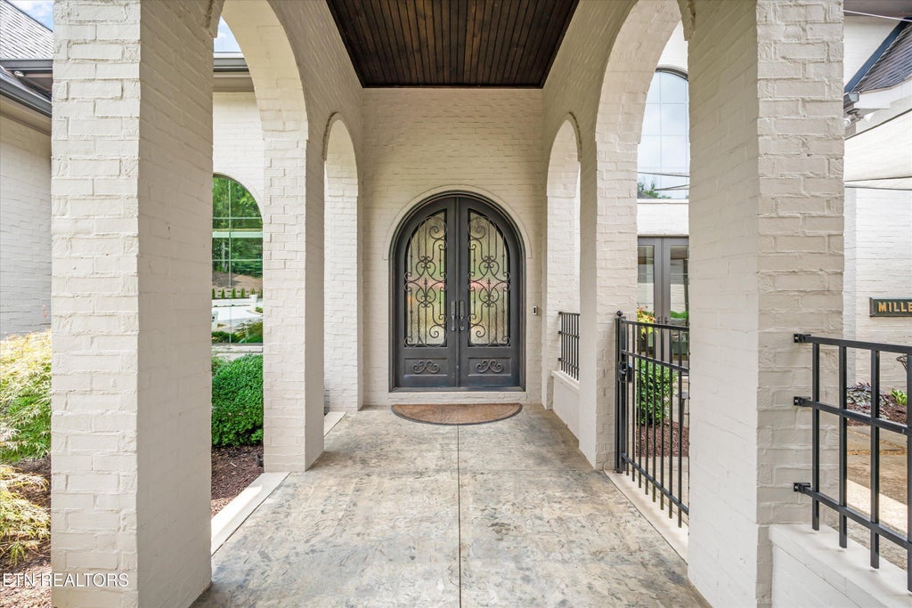 Photo of 2403 Woodland Reserve Lane, Knoxville, TN 37919 (MLS # 1300936)