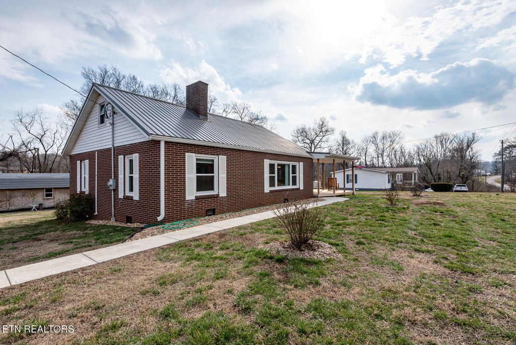 Photo of 834 Lane Drive, Friendsville, TN 37737 (MLS # 1253731)
