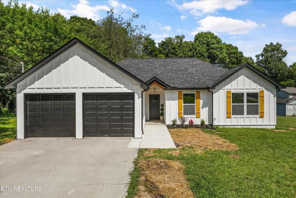 Photo of 3140 Kingsmore Drive, Knoxville, TN 37921 (MLS # 1347045)
