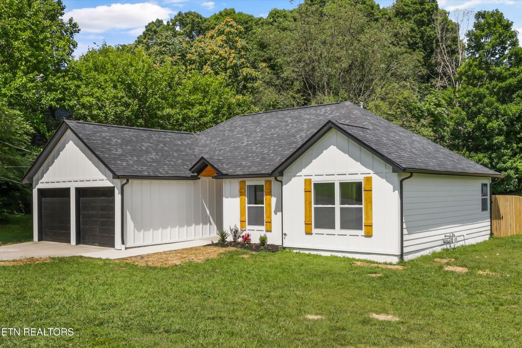 Photo of 3140 Kingsmore Drive, Knoxville, TN 37921 (MLS # 1347045)
