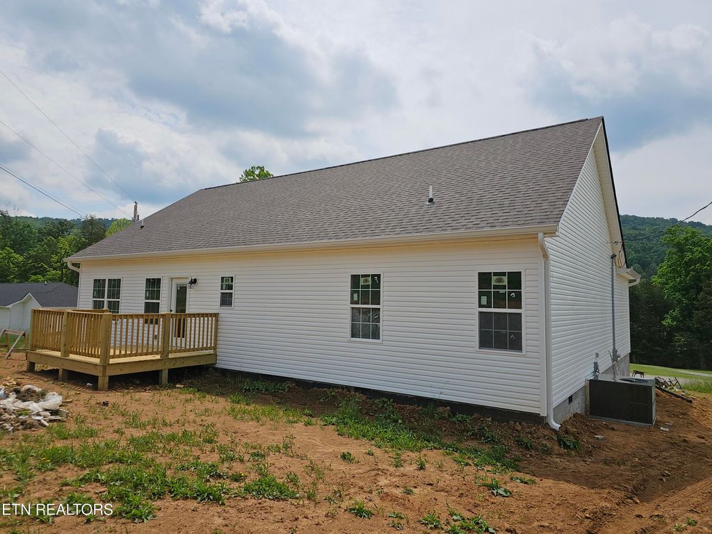 Photo of 497 Straight Creek Church Rd, New Tazewell, TN 37825 (MLS # 1301192)
