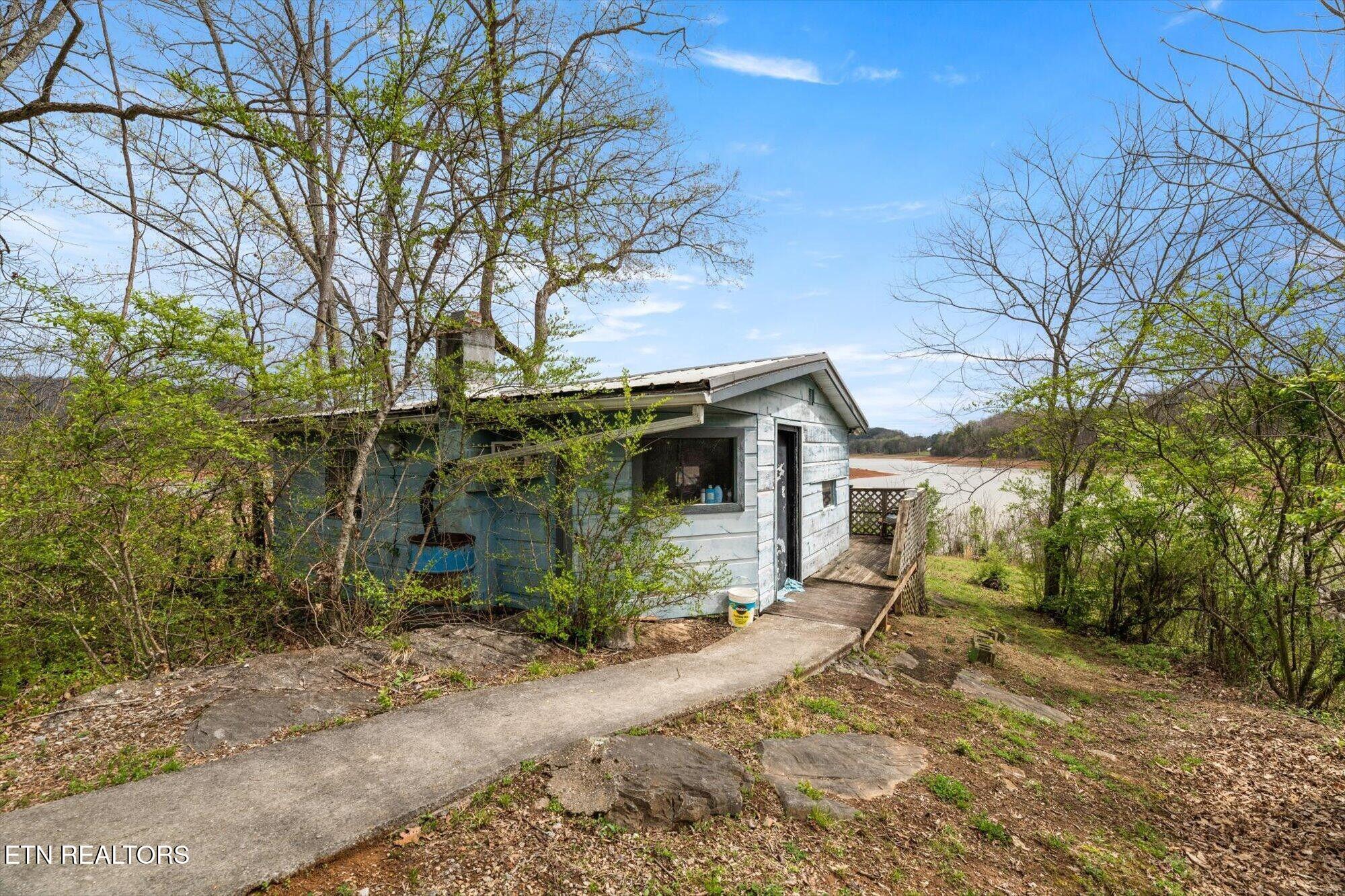 1429 Rocky Summit Rd