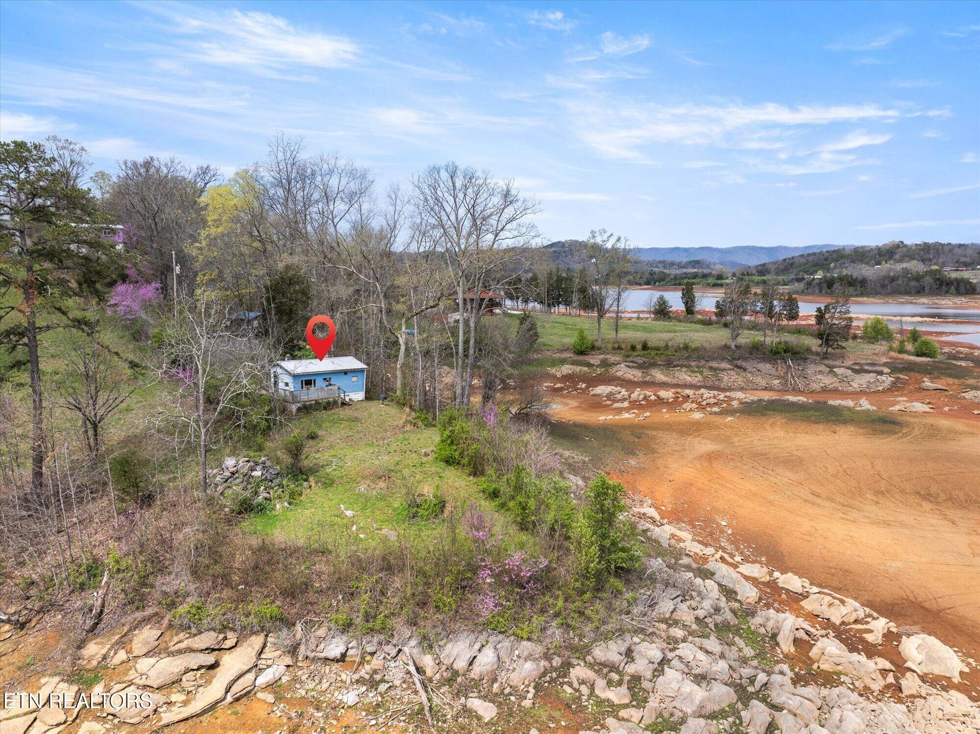 1429 Rocky Summit Rd