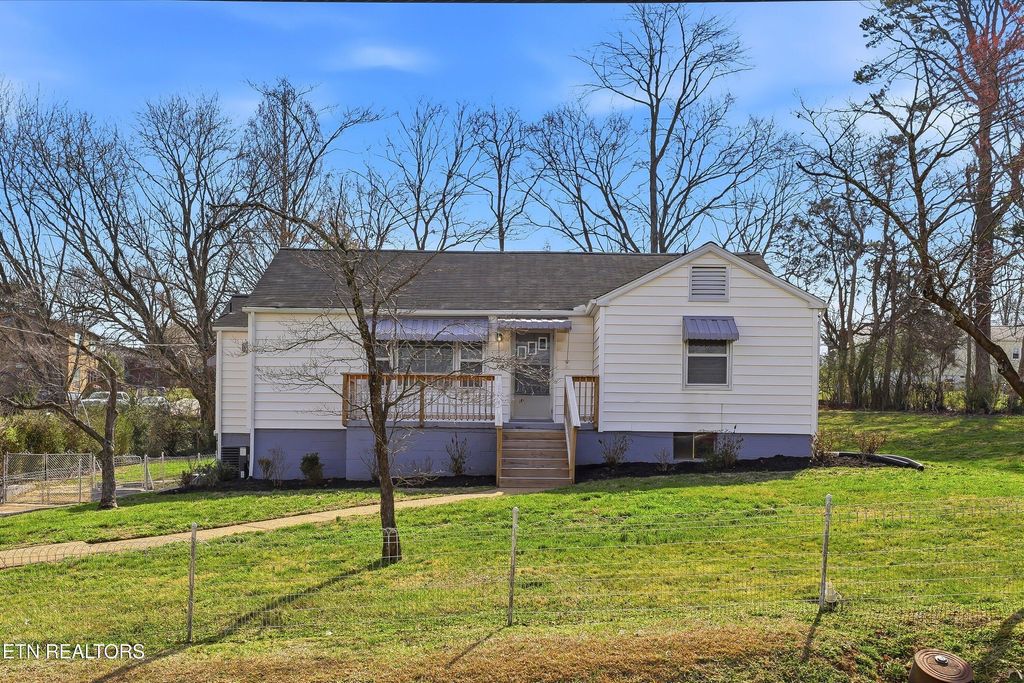 Photo of 1106 Bradshaw Garden Drive, Knoxville, TN 37912 (MLS # 1331712)