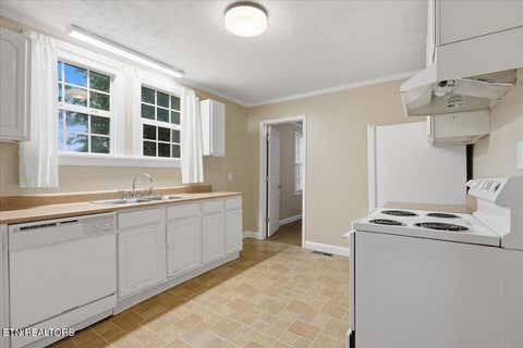 Tiny photo for 1201 McFarland St, Morristown, TN 37814 (MLS # 1350145)