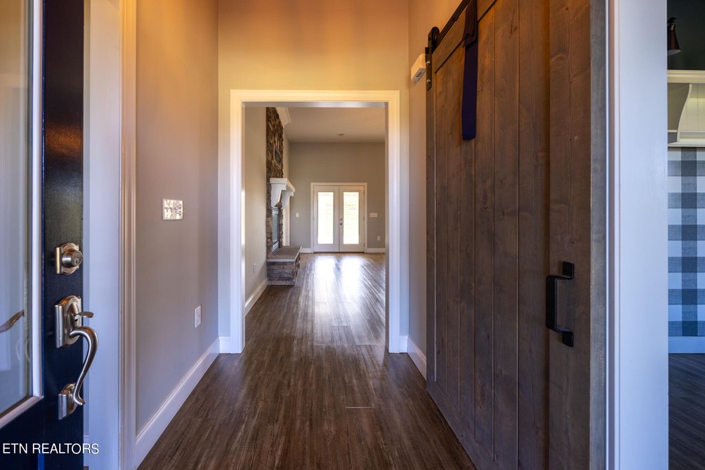 Photo of 195 Starrett St, Sweetwater, TN 37874 (MLS # 1280375)