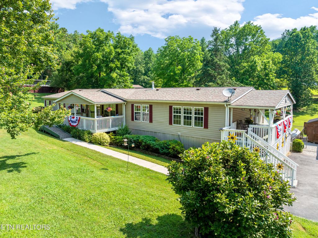 Photo of 741 E Millers Cove Rd, Walland, TN 37886 (MLS # 1307423)