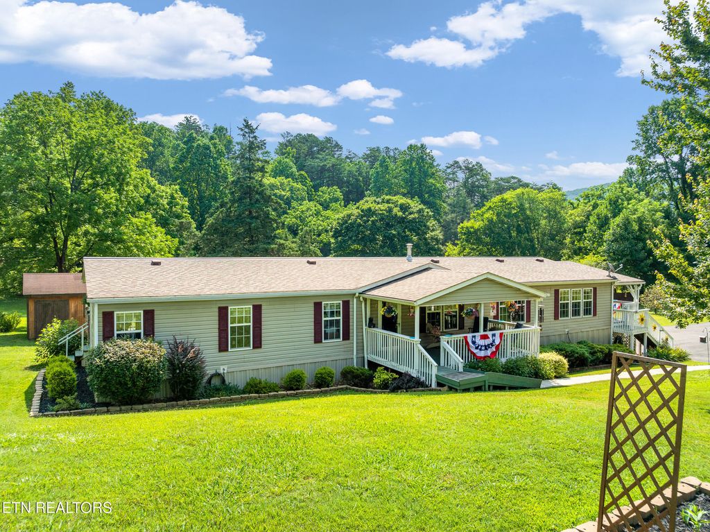 Photo of 741 E Millers Cove Rd, Walland, TN 37886 (MLS # 1307423)