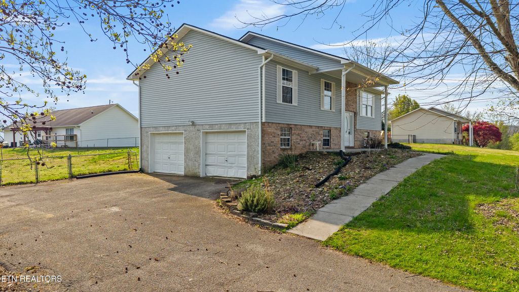 Photo of 4554 Clifton Lane, Strawberry Plains, TN 37871 (MLS # 1334252)