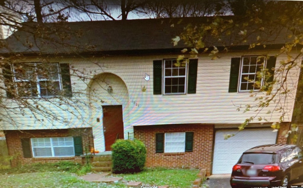 Photo of 1824 Strathmore Rd, Knoxville, TN 37922 (MLS # 1343459)