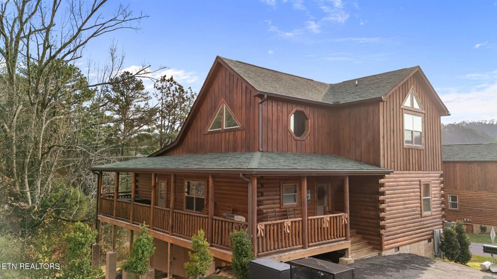 Photo of 304 City View Way, Pigeon Forge, TN 37863 (MLS # 1322544)