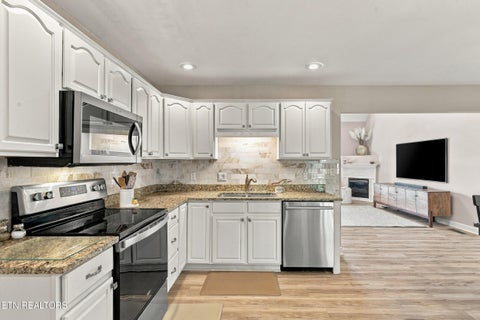 Tiny photo for 551 Keene Circle, Dandridge, TN 37725 (MLS # 1359722)