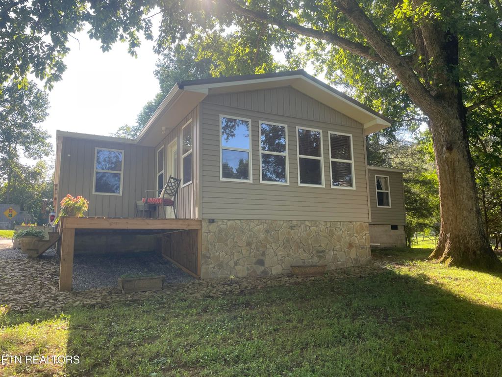 Photo of 609 Old State Rd, Tellico Plains, TN 37385 (MLS # 1322330)