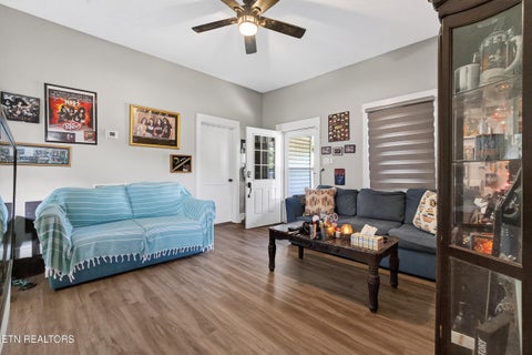 Tiny photo for 929 Maryville Pike, Knoxville, TN 37920 (MLS # 1354909)