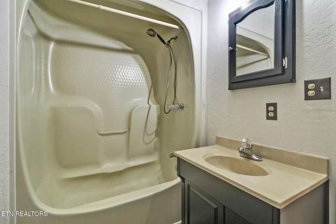 Tiny photo for 815 York Rd, Crossville, TN 38555 (MLS # 1338221)