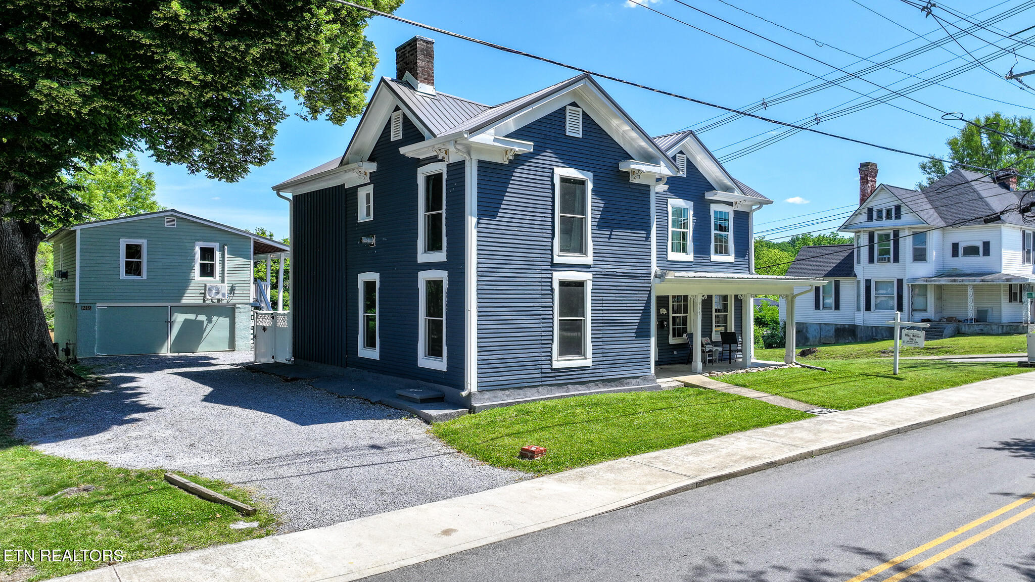 217 S Irish St