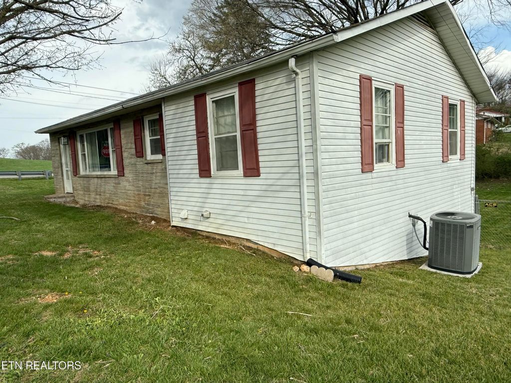Photo of 1625 Cedar Lane, Tazewell, TN 37879 (MLS # 1295968)