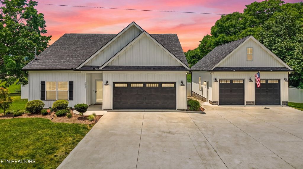 Photo of 7605 Cedarcrest Rd, Knoxville, TN 37938 (MLS # 1345688)