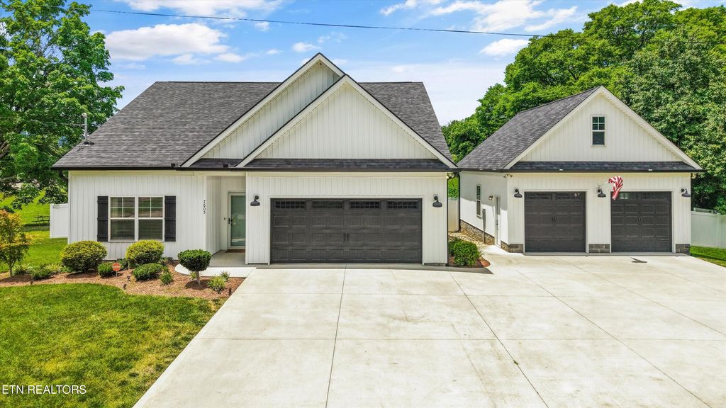 Photo of 7605 Cedarcrest Rd, Knoxville, TN 37938 (MLS # 1345688)