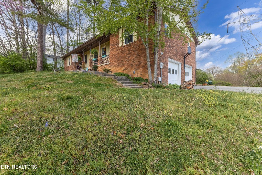 Photo of 126 Newport Drive, Oak Ridge, TN 37830 (MLS # 1335070)